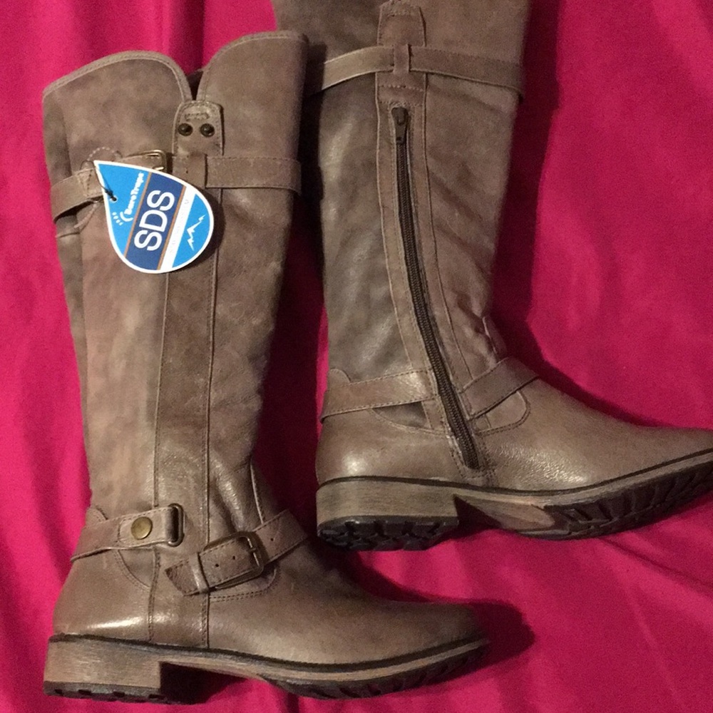 Boots - size 7.5